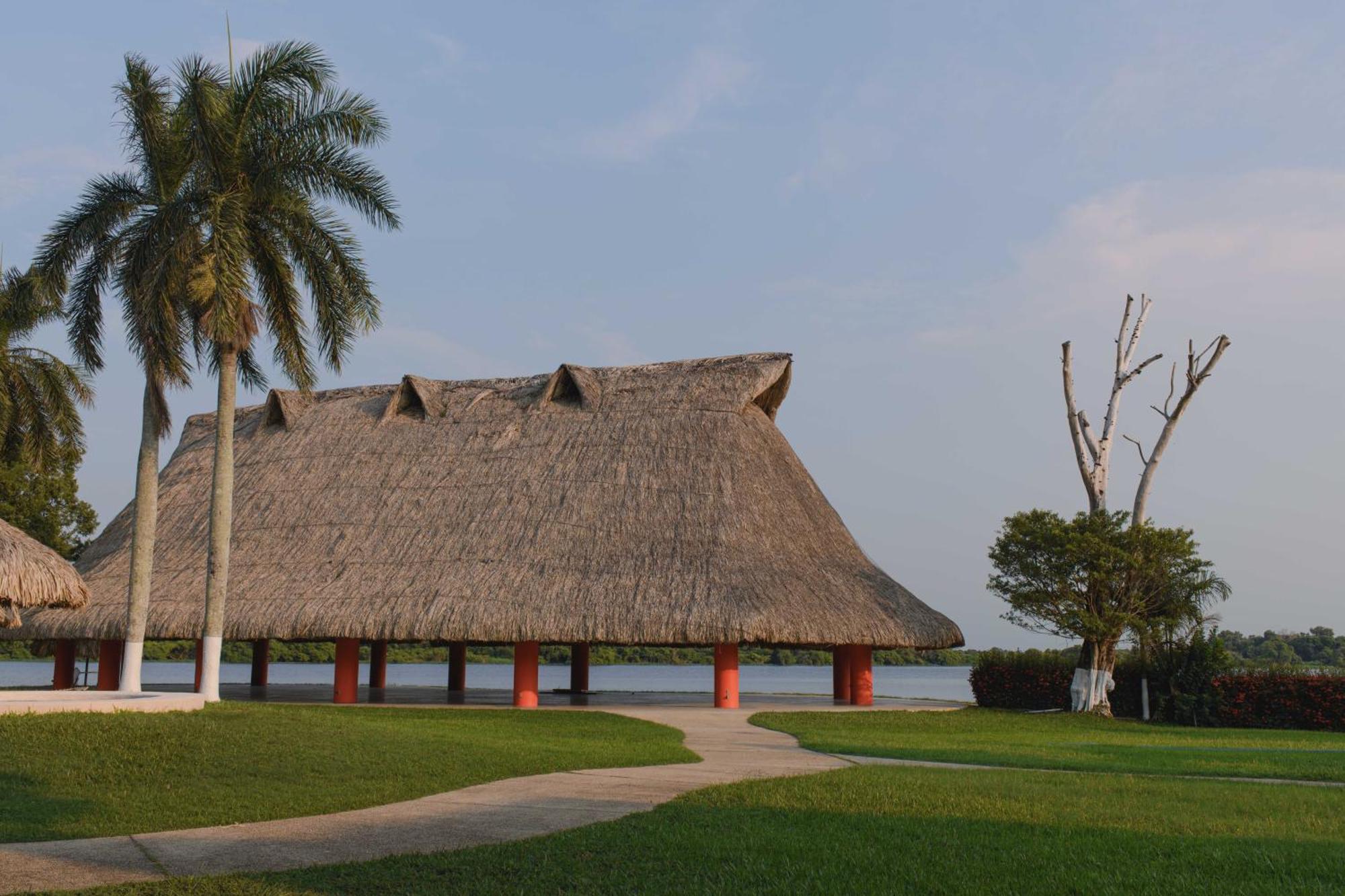Hotel Terranova Coatzacoalcos Exterior photo A replica of a longhouse at the Lake of the Isles
