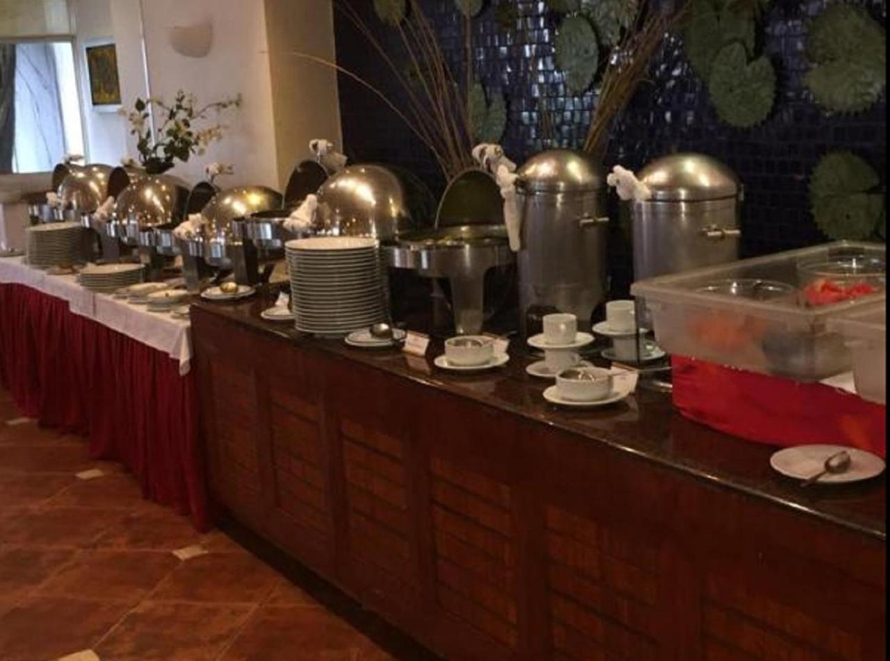 Hotel Terranova Coatzacoalcos Exterior photo A buffet at a hotel