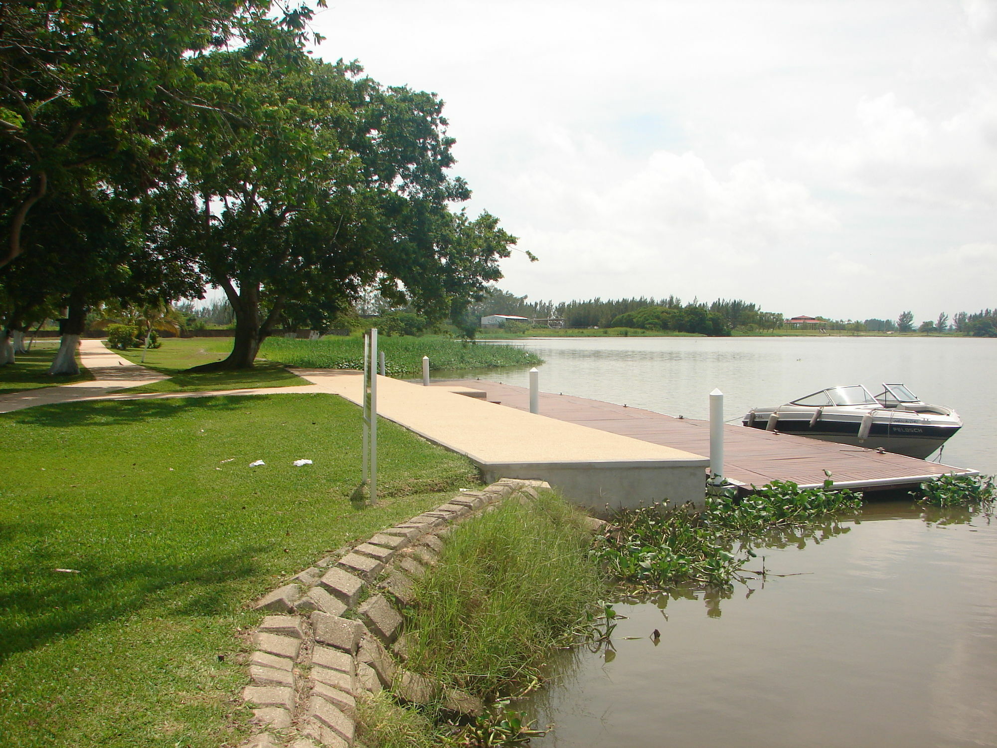Hotel Terranova Coatzacoalcos Exterior photo Lake Houston